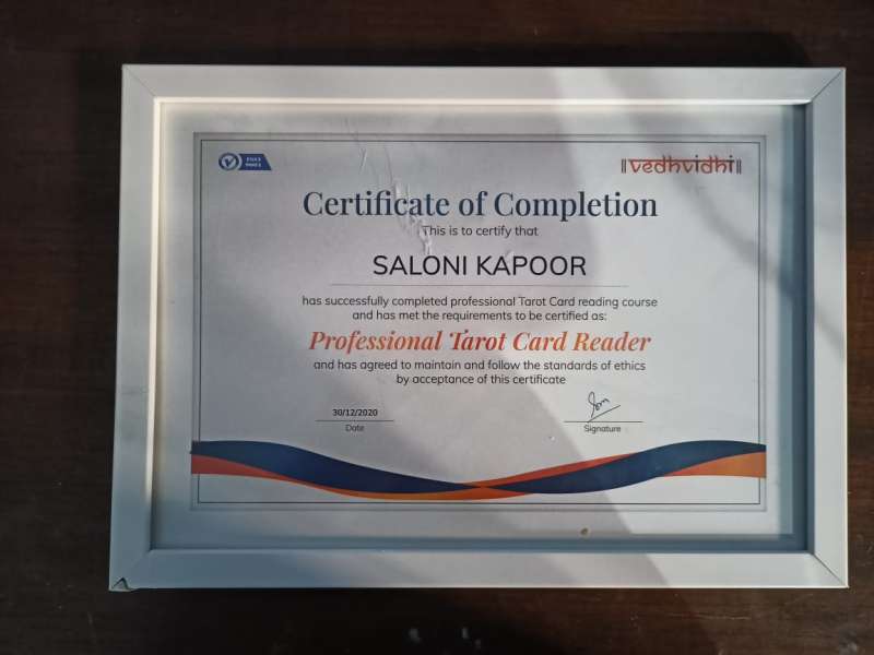 Professional Tarot Card Reader